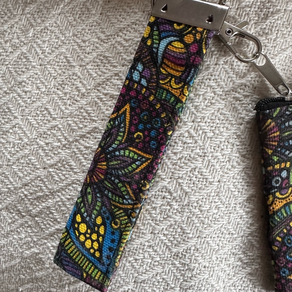 Colorful Patterned Keychain and Pouch Set - Picture 4 of 4